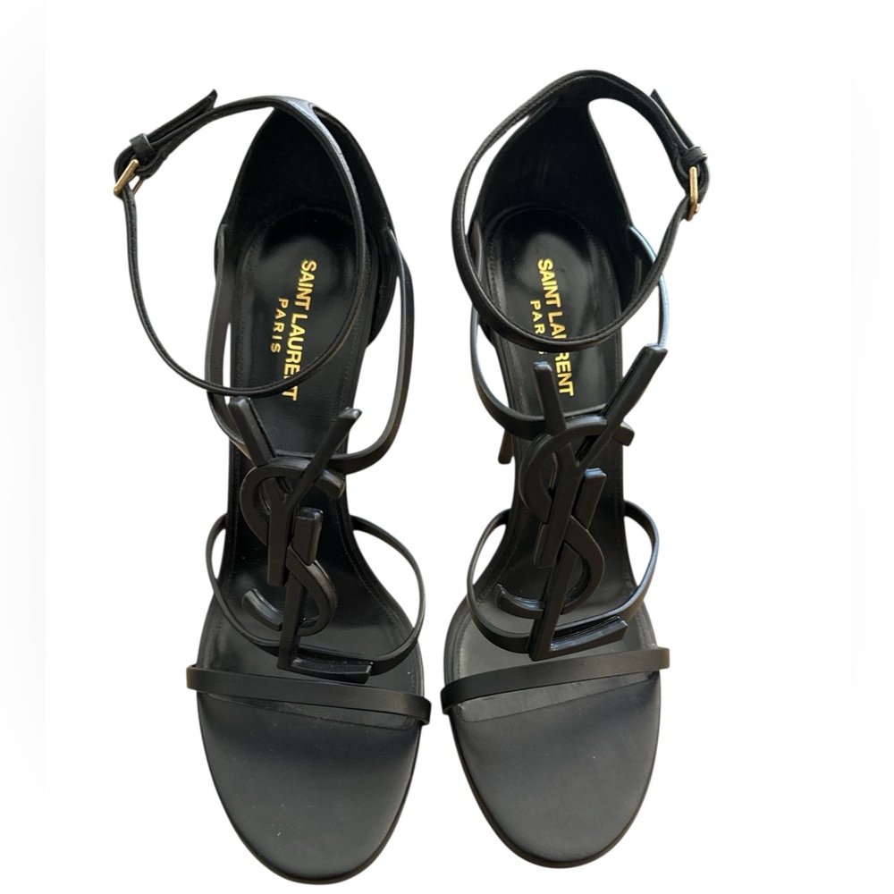 Cassandra Leather Sandals in 100 EUC Size 41